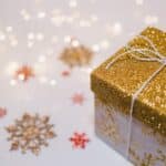 9 Ide Hadiah Natal untuk Orang Tersayang, Ada Foto hingga Syal