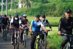 Ratusan Peserta Ikuti Gowes Ceria untuk Menutup Peringatan HKN ke-60 di Garut