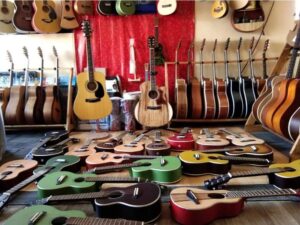 Gitar Akustik Leonardo: dari Hobi Jadi Karya Industri