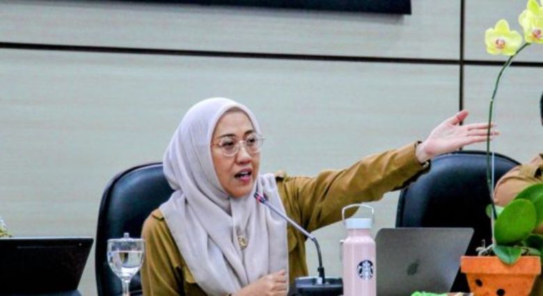 DLH Kalsel Hadirkan Chatbot WhatsApp Si-Kopling untuk Meningkatkan Pelayanan Lingkungan