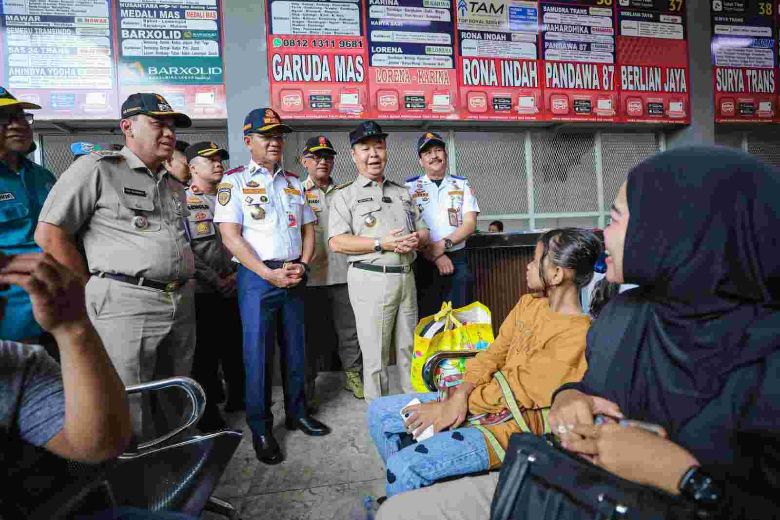 warga tinggalkan jakarta