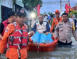 Banjir Makassar Surut, Warga Kembali ke Rumah