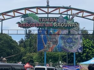 Pengunjung TM Ragunan Membludak Tembus 98 Ribuan di Hari Pertama Tahun Baru 2025
