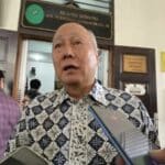 Pengacara Denny Kailimang memberikan keterangan pers di PN Jaksel, pada Kamis (12/12/2024). (Aris MP)