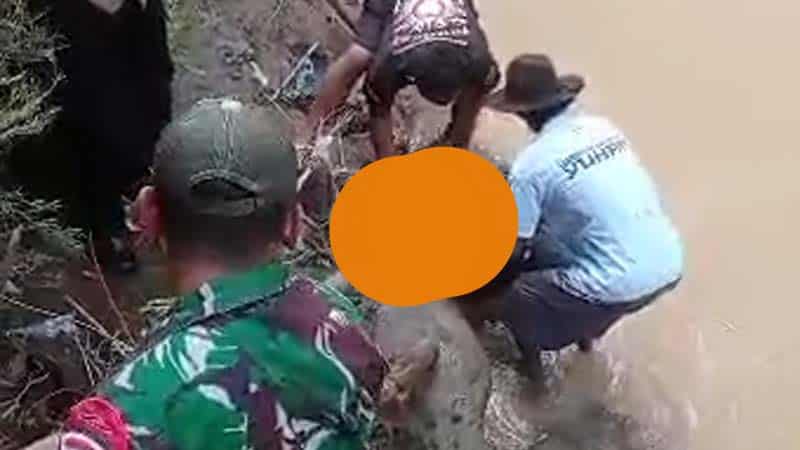 Geger Jenazah Diduga Korban Banjir Warga Balong di Dam Sungkur Ponorogo