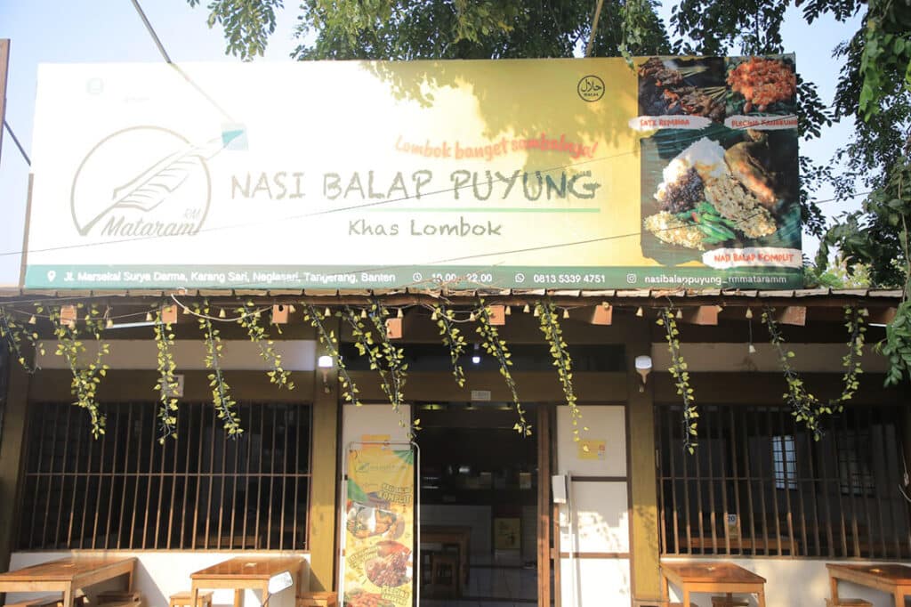 Lezatnya Nasi Balap Puyung Dipadupadankan dengan Es Sarang Burung Walet