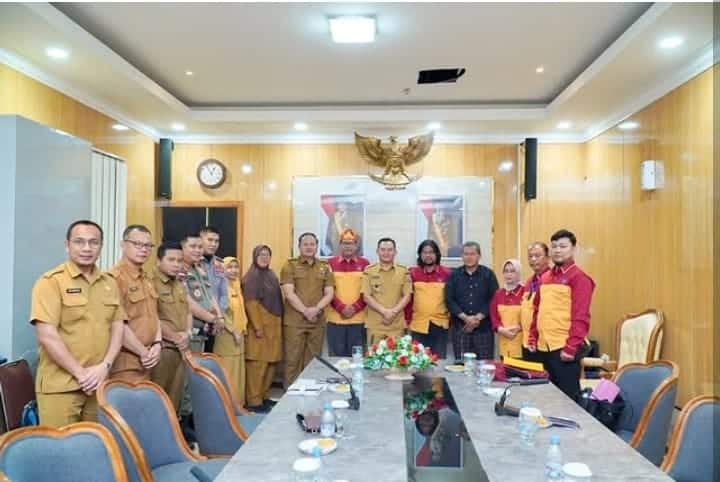 Panitia Pelaksana Peringatan Pertempuran Lima Hari Lima Malam di Palembang beraduensi bersama Pj Walikota Palembang Dr. Cheka Virgowansyah. (Ist)