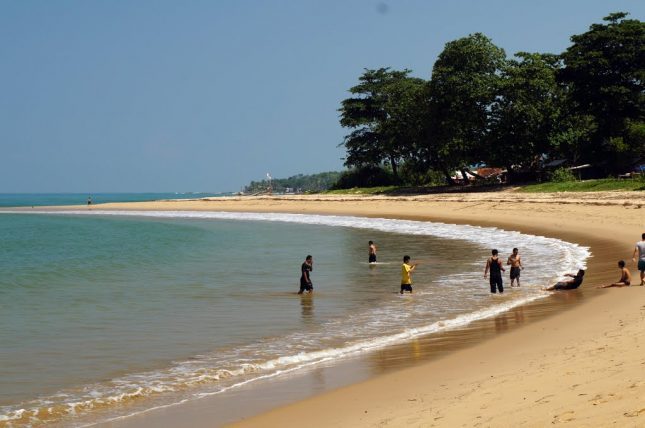 pantai pulomanuk