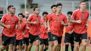 Klasemen Persebaya Melejit Madura United Semakin Terperosok Dalam