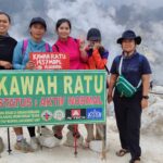 Kawah Ratu di Gunung Salak menjadi destinasi yang sangat dinanti dan cocok untuk menemani liburan akhir tahun 2024 . (Nicko/KIS)