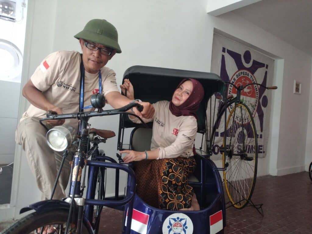 Sepeda Onthel Mesin hingga Radio Kuno, Warnai PeringatanPertempuran Lima Hari Lima Malam