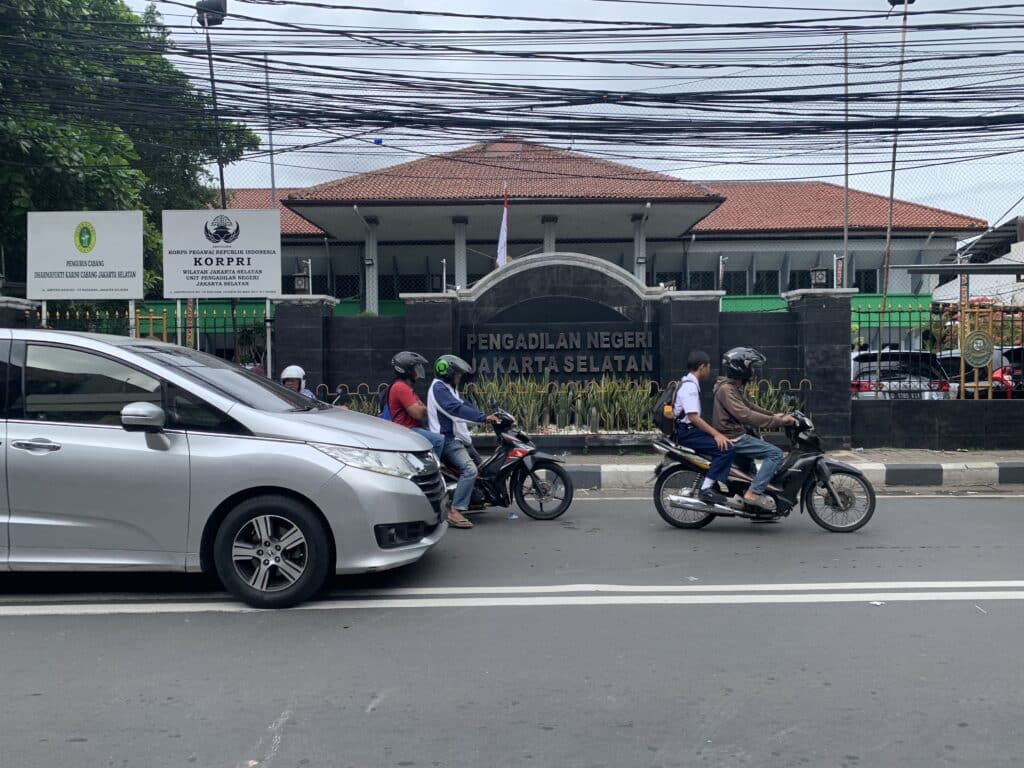 Gebukan Drum Selingan Ditengah Pendekar Hukum Beracara