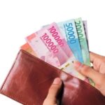 Ilustrasi uang yang diterima pegawai. (Ist)