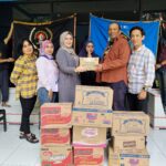 Simbolis penyerahan bantuan dan donasi untuk korban bencana alam Sukabumi dan Cianjur di kantor PWI Kota Bogor (KIS/NICKO)