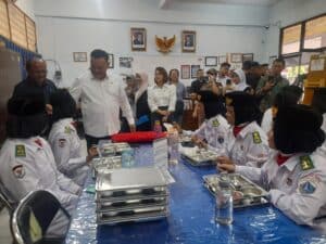 Ribuan Siswa di Ciracas Terima Makan Bergizi Gratis, Setiap Hari Menu Makanan Akan Bervariasi