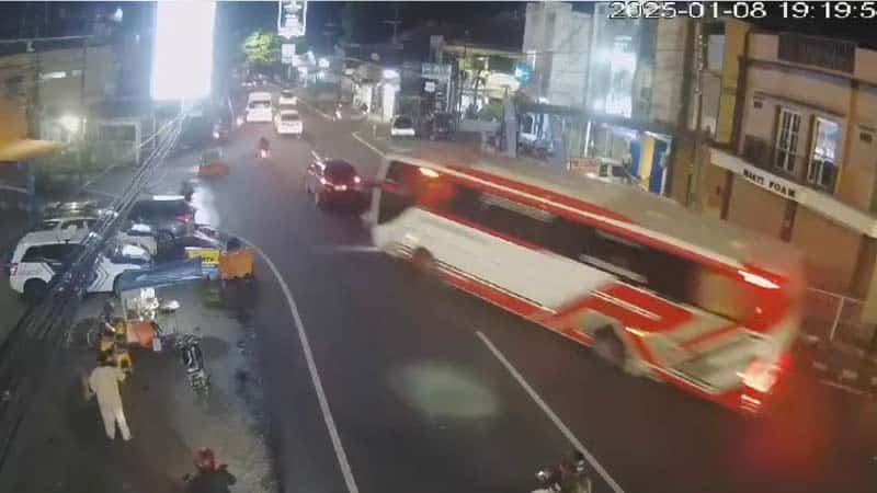 BUS TAK TERKENDALI