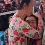 Ditetapkan Jadi Tersangka, Tangis Agus Buntung Pecah di Pelukan Ibu jadi Viral