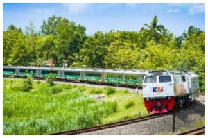 Terdampak Banjir di Jawa Tengah, KAI Alihkan Perjalanan Kereta Api