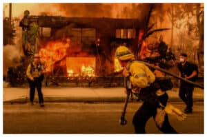 Lima Orang Tewas dalam Kebakaran di LA: Ribuan Bangunan Hancur, Ratusan Ribu Warga Dievakuasi