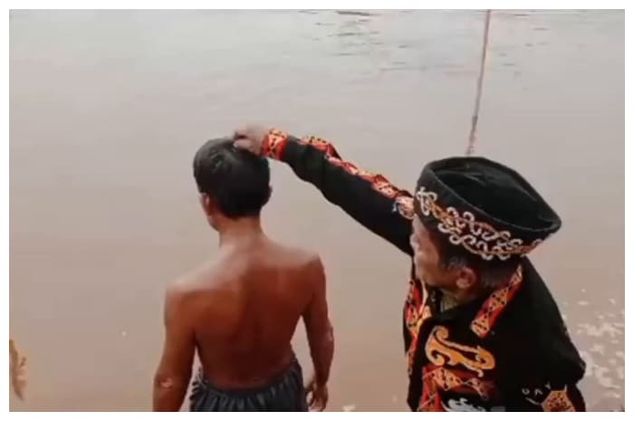 Tradisi Adat Dayak Agabag, Dolop Menjadi Solusi Keadilan dalam Kasus Penganiayaan