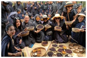 Menggali Filosofi Sarung Hitam, Kearifan Lokal Suku Kajang