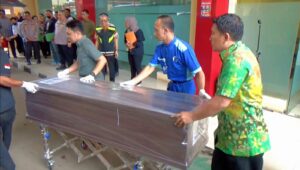 RS Polri Serahkan Satu Jenazah Korban Kebakaran Glodok Plaza ke Pihak Keluarga