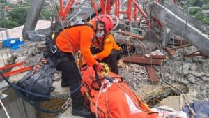 Basarnas Berhasil Evakuasi Jasad Pekerja yang Tertimpa Beton Penyangga Tower di Kabupaten Bekasi