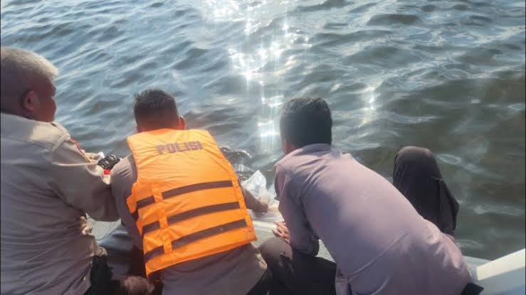 Penemuan jasad di laut Marunda