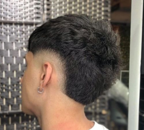 5 Tren Gaya Rambut Pria di Tahun 2025, Gaya Burst Fade Sedang Jadi Primadona !