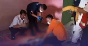 Polisi Buru Orang Tua Bocah yang Terbungkus Kain Sarung di Bekasi