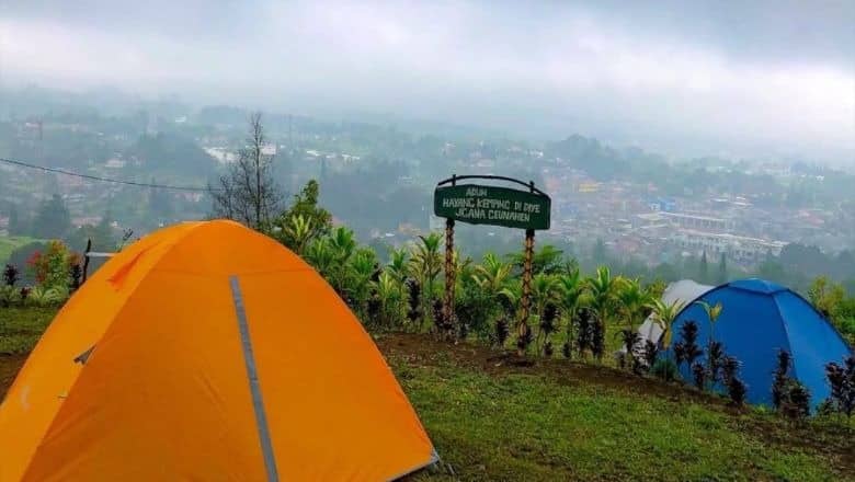 Pasir Angin Camp Site, satu tempang camping direkomendasikan dikunjungi (IG@pasirangincampsite)