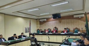 Sidang Perdana Kasus Suap Proyek Dinas PUPR Kalsel: Dua Terdakwa Dihadapkan Dakwaan Berlapis