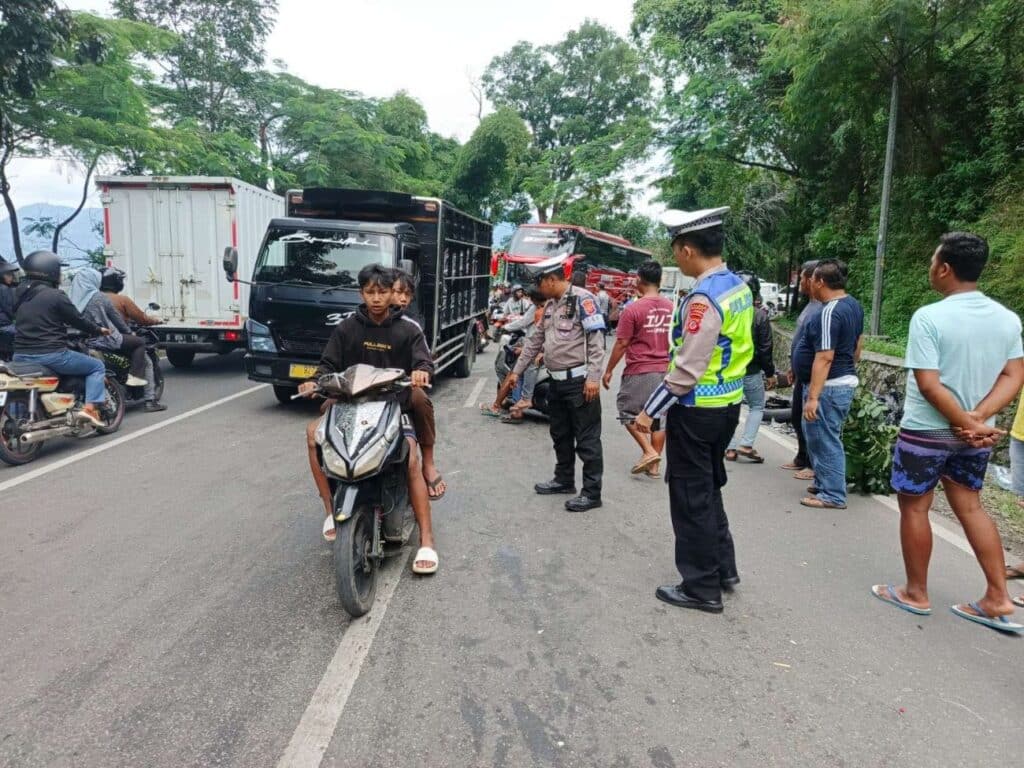 Diketahui, Penyebab Tabrakan Beruntun di Tutugan Leles, Garut, Polda Jabar : 9 Orang Luka dan 7 Kendaraan Rusak
