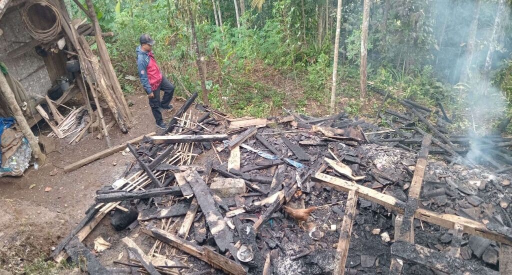 Api dari Tungku Sebabkan Rumah dan Madrasah Terbakar di Salawu, Tasikmalaya