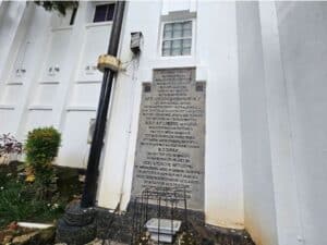 Tim Puskass Temukan Prasasti Kedua Zaman Belanda