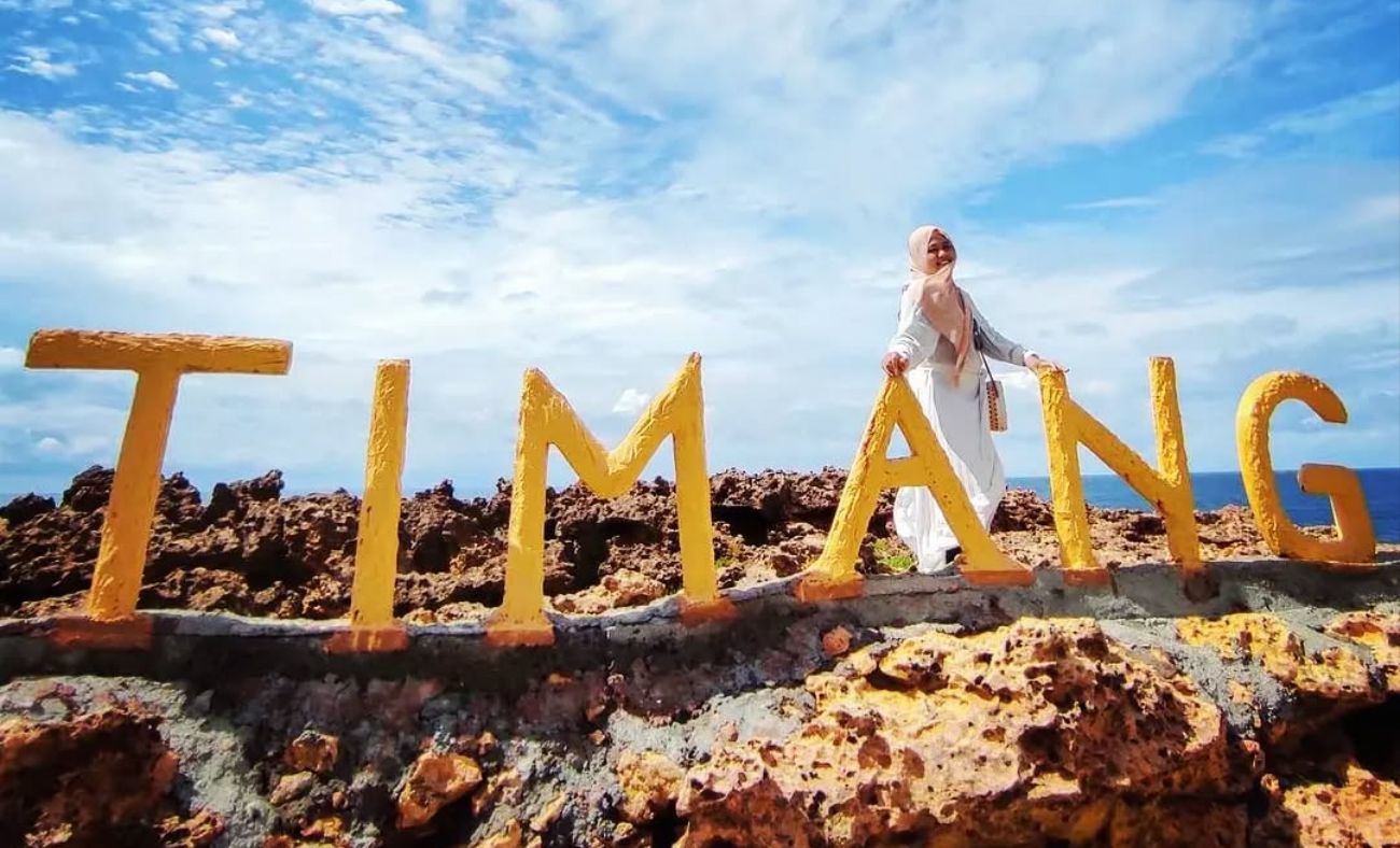 Gondola Pantai Timang