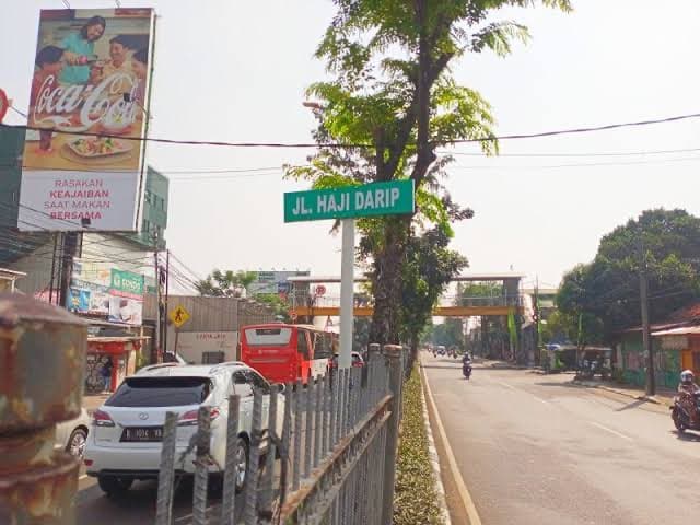 Jalan Bekasi Raya berubah menjadi Jalan Haji Darip mendapat apresiasi warga. (Ist)