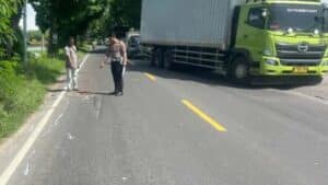 Dihantam Truk Trailer Wanita Sidayu Gresik, Meninggal Jadi Korban Kecelakaan Saat Dibonceng Suaminya