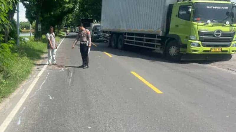Dihantam Truk Trailer Wanita Sidayu Gresik, Meninggal Jadi Korban Kecelakaan Saat Dibonceng Suaminya