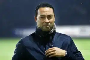 Profil Denny Landzaat, Asisten Pelatih Patrick Kluivert di Timnas Indonesia yang Disebut Miliki Darah Maluku