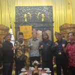 Ketua Umum Forum Keberagaman Nusantara yang juga Ketua Umum DPP Jami'yah Batak Muslim Indonesia (JBMI) H. Arif Rahcmansyah Marbun dan jajaran bersilaturahmi ke istana adat Kesultanan Palembang. (Ist)