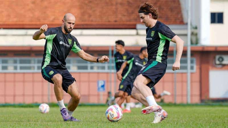 Dua Amunisi Baru Persebaya Digeber untuk Mencuri Poin di Kandang PSS Sleman di Manahan
