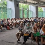 Ratusan TKK yang ikut tes medical check up di Stadion Patriot Candrabhaga Kota Bekasi, Rabu (8/1/2025). (KIS/Joy Andre).