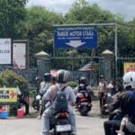 Parkir Motor di Taman Margasatwa Ragunan, Jakarta, harus membawa STNK. (Foto: Aris MP)