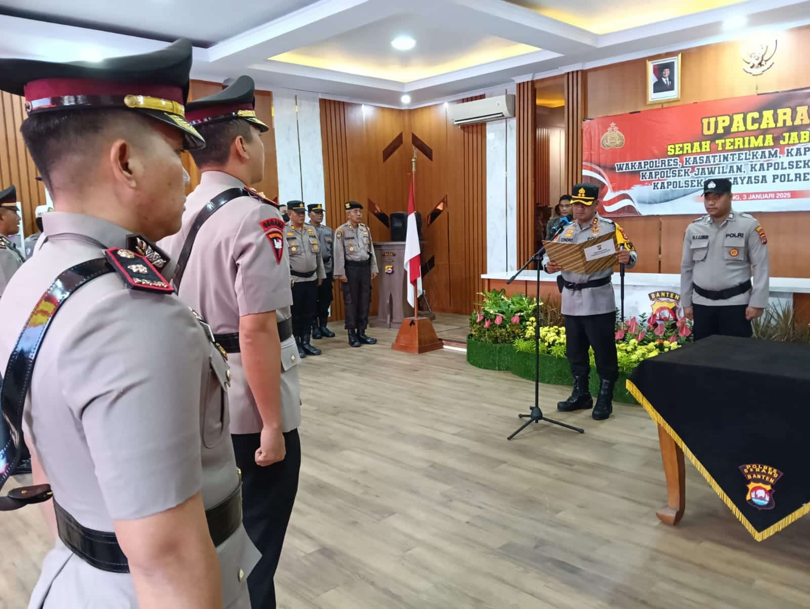 Kapolres Serang pimpin sertijab pejabat di mapolres setempat. (jm)
