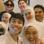Mahalini umrah bersama suami dan sejumlah penyanyi lain. (Instagram)