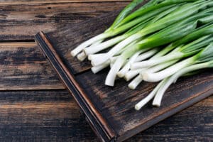 5 Manfaat Daun Bawang untuk Kulit yang Bercahaya