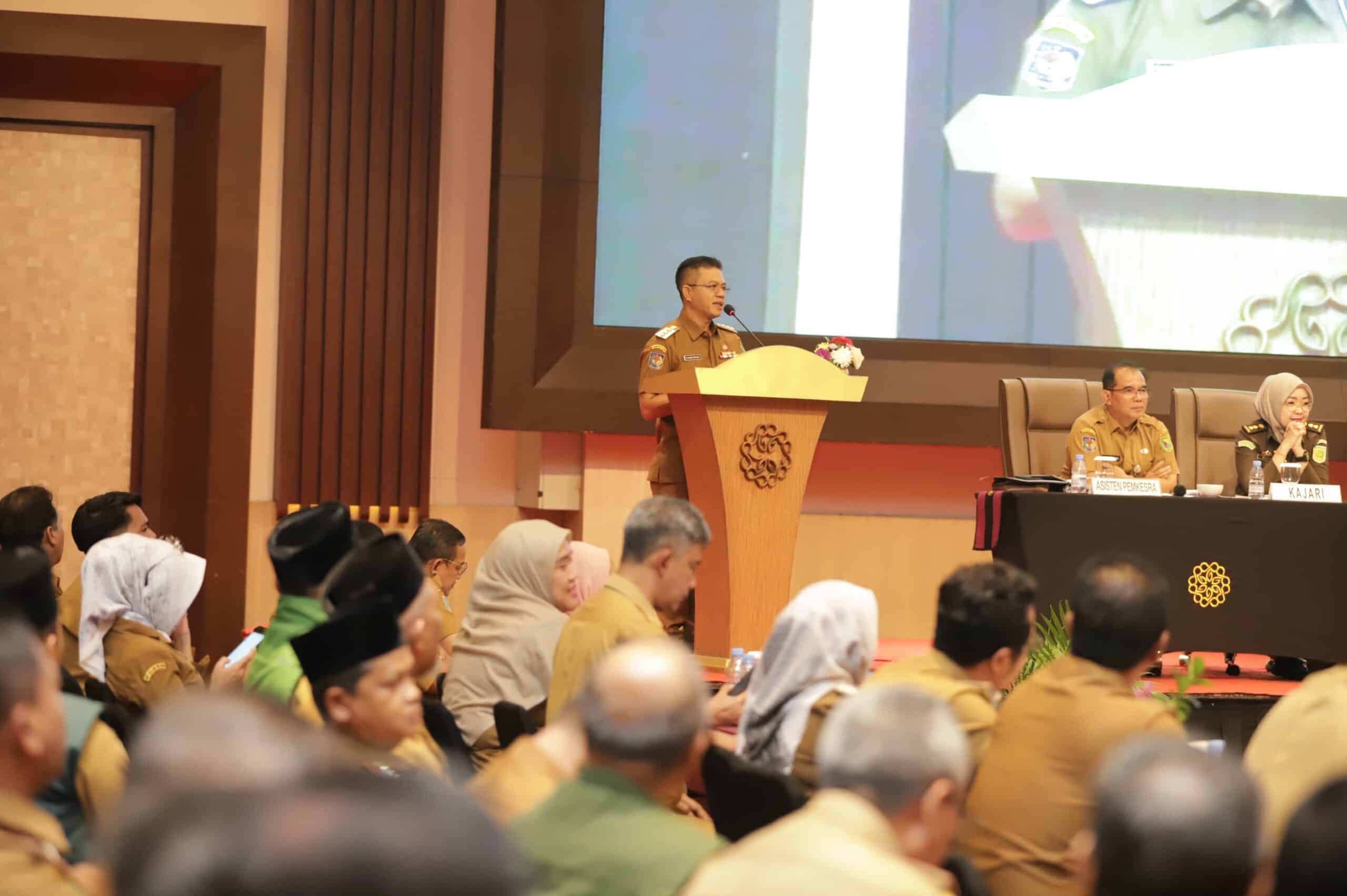 Bupati Bandung Dadang Supriatna saat Rakor Sosialisasi Bantuan Keuangan Desa do Hotel Grand Sunshine, Soreang, Senin (3/2/2025). (Ist)