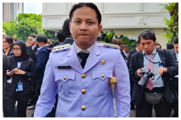 Pelantikan Kepala Daerah Serentak, Bupati Trenggalek Hadir dengan Kondisi Cedera