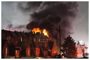 Jet Medevac Jatuh di Philadelphia, Picu Ledakan Besar dan Korban Jiwa